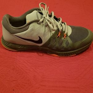 Nike mens tennis shoes